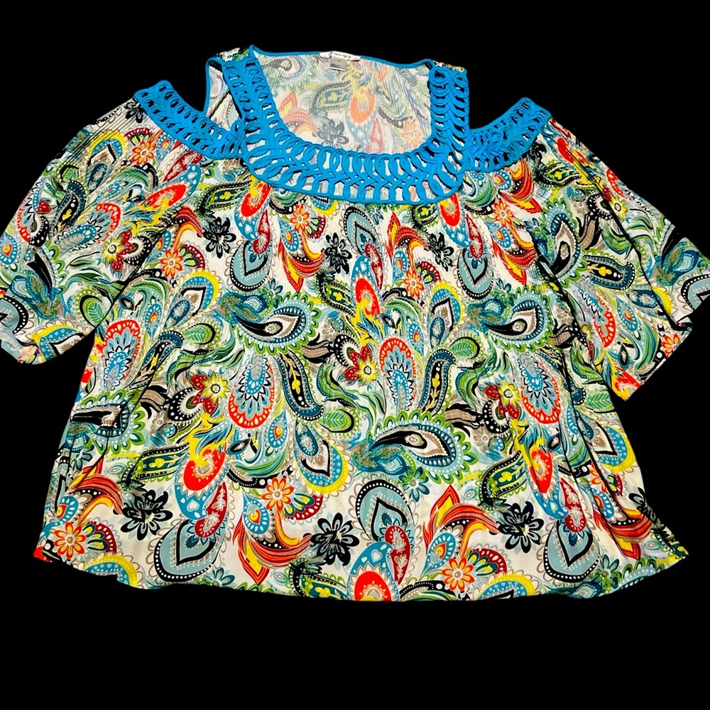 Massey’s Cold Shoulder Paisley Top 4X